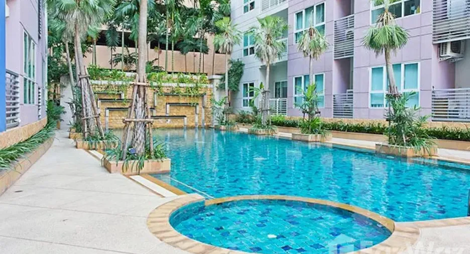For sale 3 bedrooms condo in Watthana, Bangkok