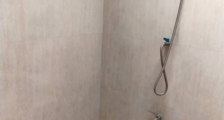 For rent 2 bedrooms townhouse in Khlong Sam Wa, Bangkok