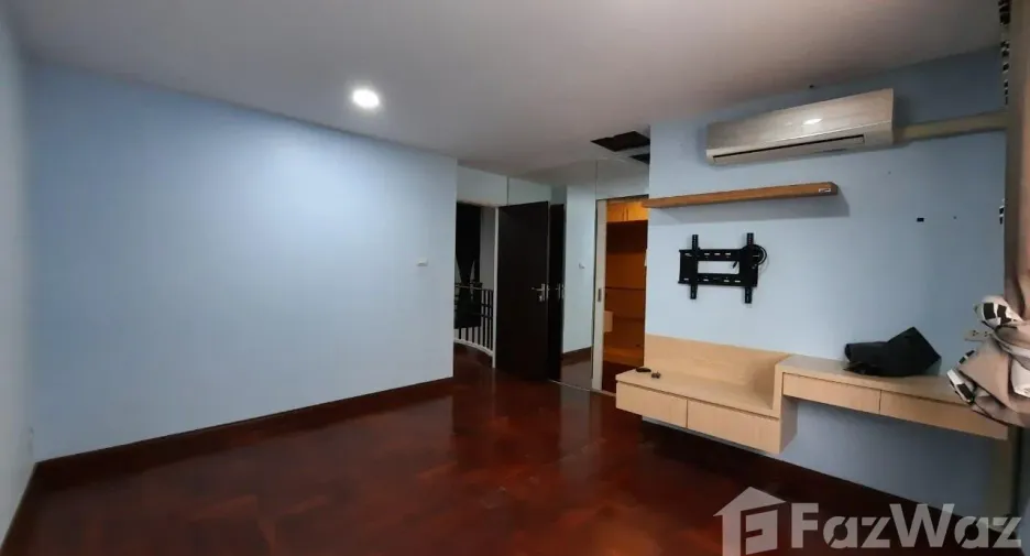 Reihenhaus zum Kauf und zur Miete mit 5 Zimmer in Suan Luang, Bangkok