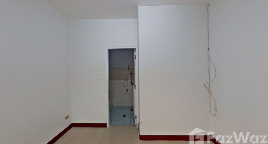 Casa adosada en venta y en alquiler de 5 habitaciones en Suan Luang, Bangkok