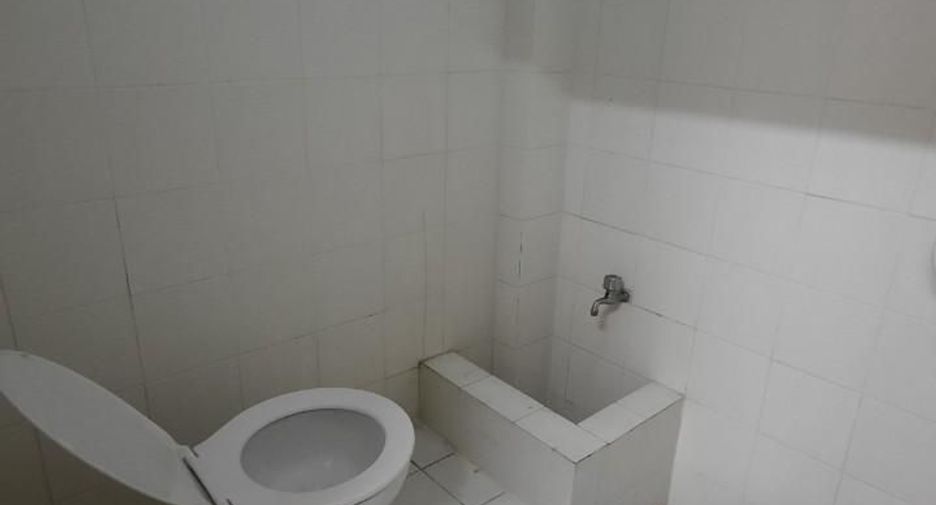 Casa adosada en venta y en alquiler de 5 habitaciones en Suan Luang, Bangkok
