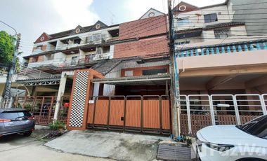 For sale and for rent 5 bedrooms townhouse in Suan Luang, Bangkok