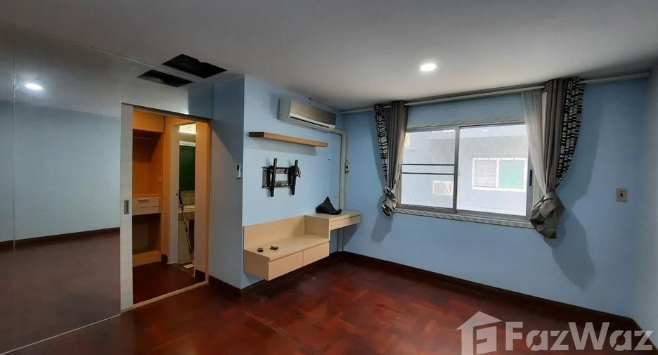 Casa adosada en venta y en alquiler de 5 habitaciones en Suan Luang, Bangkok