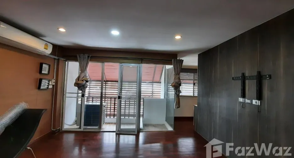 Reihenhaus zum Kauf und zur Miete mit 5 Zimmer in Suan Luang, Bangkok