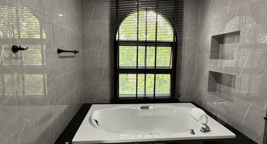 For sale and for rent 4 bedrooms house in Mae Rim, Chiang Mai