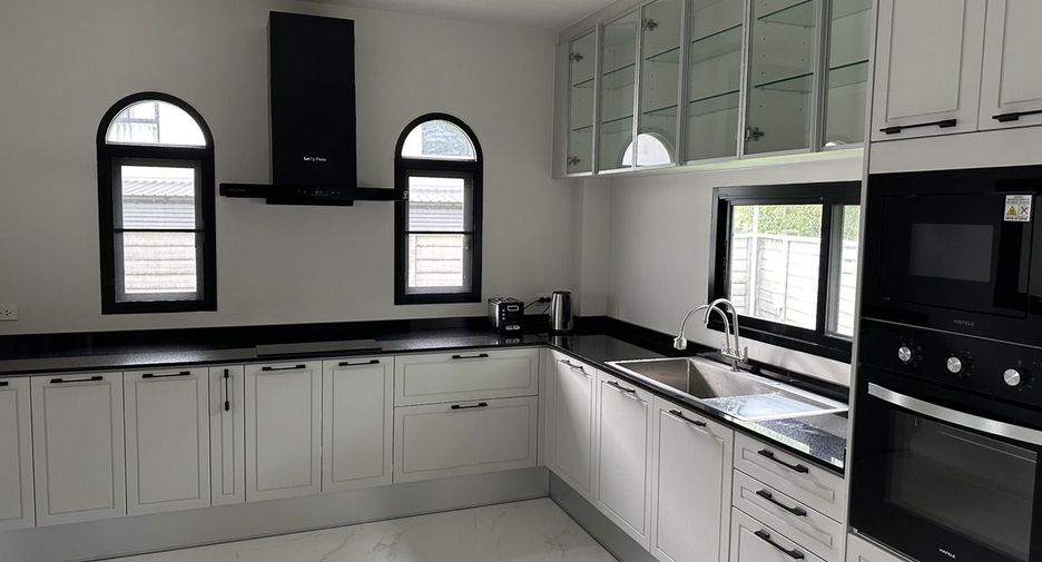 For sale and for rent 4 bedrooms house in Mae Rim, Chiang Mai