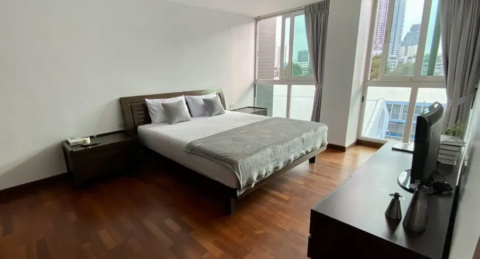 For sale and for rent 1 bed condo in Watthana, Bangkok