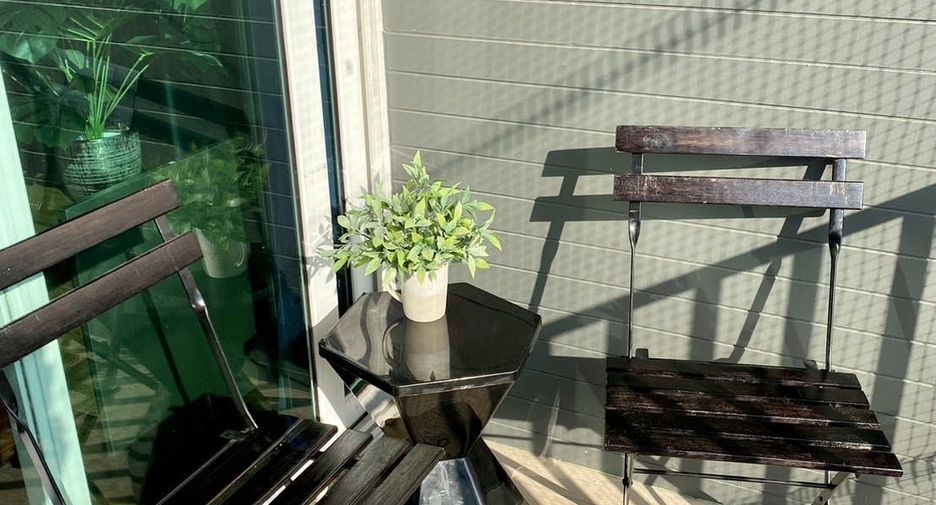 For sale and for rent 1 bed condo in Watthana, Bangkok