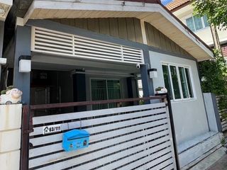 For sale 3 bedrooms townhouse in Don Mueang, Bangkok