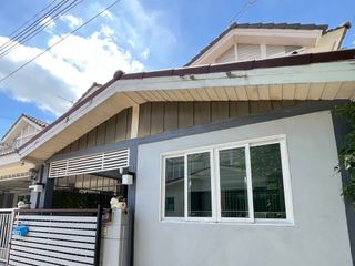 For sale 3 bedrooms townhouse in Don Mueang, Bangkok