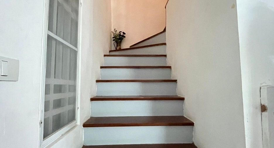 For sale 3 bedrooms townhouse in Don Mueang, Bangkok