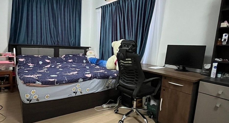 For sale 3 bedrooms townhouse in Don Mueang, Bangkok