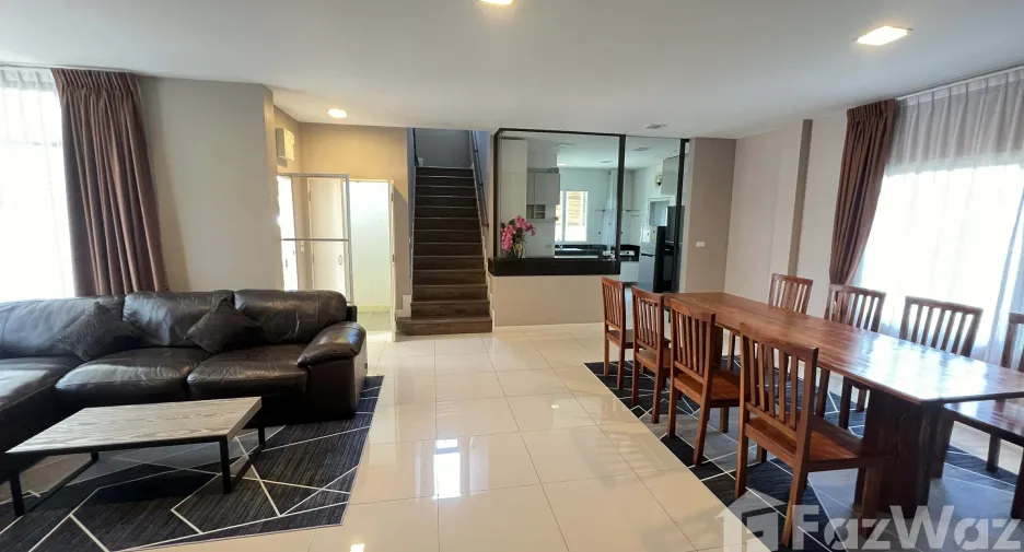 For rent 4 bedrooms house in Mueang Chiang Mai, Chiang Mai