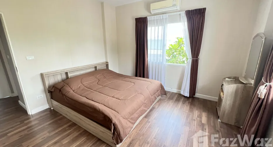 For rent 4 bedrooms house in Mueang Chiang Mai, Chiang Mai
