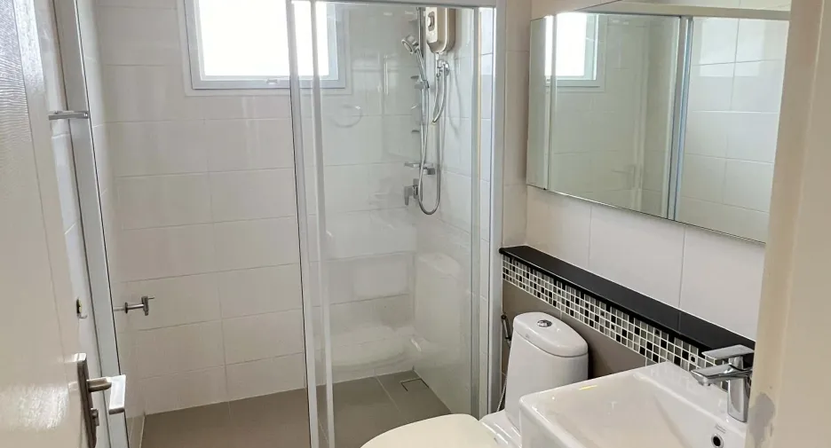 For rent 4 bedrooms house in Mueang Chiang Mai, Chiang Mai