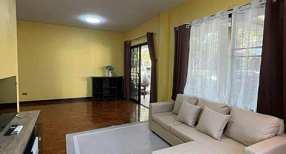 For rent 3 bedrooms house in Mueang Chiang Mai, Chiang Mai