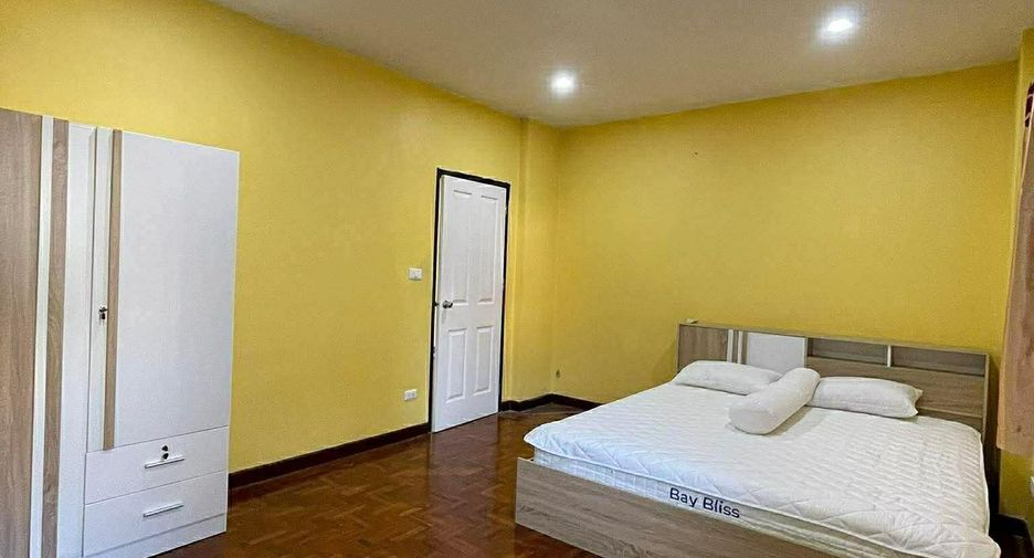 For rent 3 bedrooms house in Mueang Chiang Mai, Chiang Mai