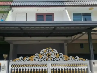 For sale 3 bedrooms townhouse in Bang Khun Thian, Bangkok
