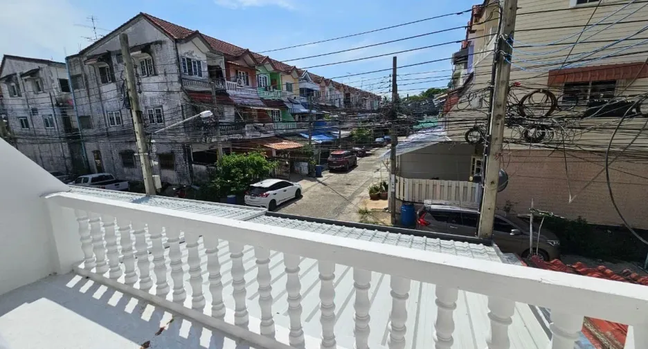 出售 3 卧室 联排别墅 在 Bang Khun Thian, 曼谷