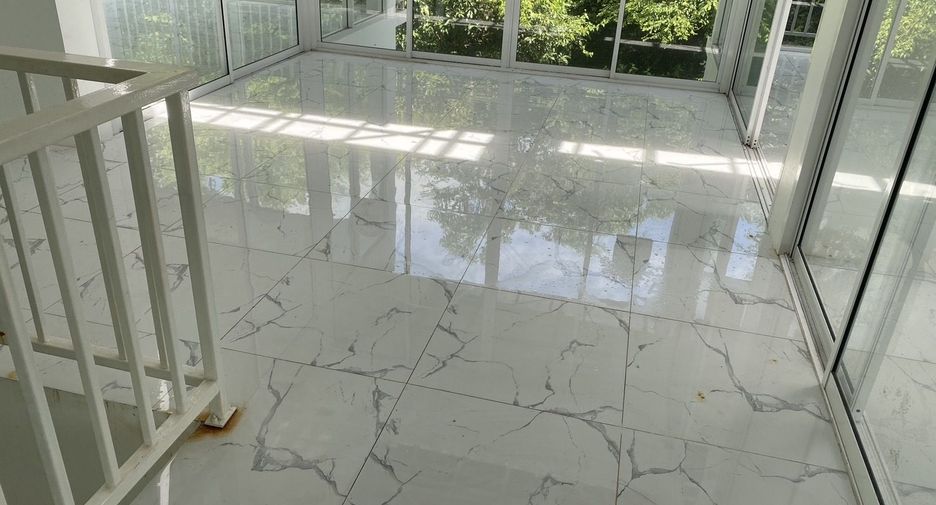 For sale 6 bedrooms villa in San Pa Tong, Chiang Mai