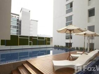 Продажа 1 кровать кондо в Пхра Кханонг, Бангкок