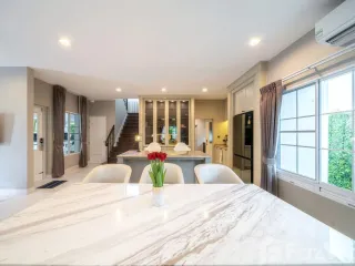 For sale そして for rent 4 ベッドルーム house in Bang Khen, Bangkok