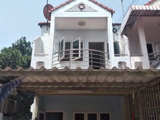 For rent 2 bedrooms townhouse in Mueang Samut Prakan, Samut Prakan