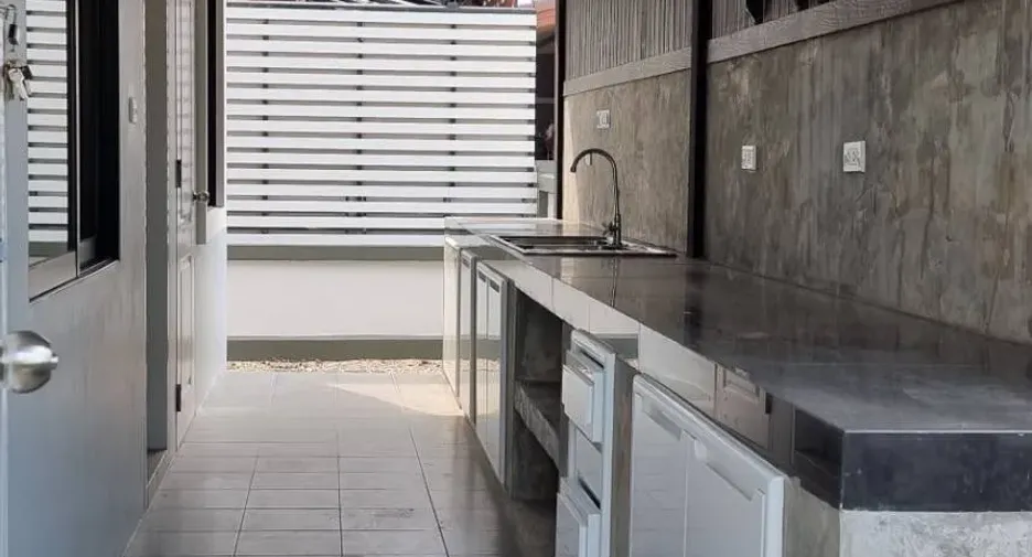 For rent 4 bedrooms house in Hang Dong, Chiang Mai