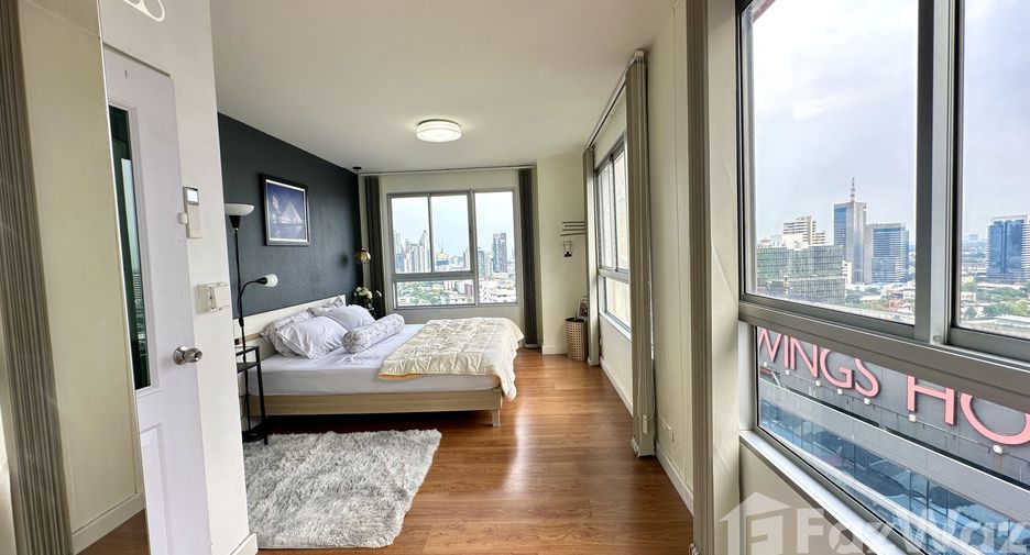 For sale 1 bed condo in Khlong Toei, Bangkok