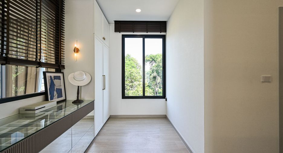For sale 3 bedrooms townhouse in Bang Khun Thian, Bangkok