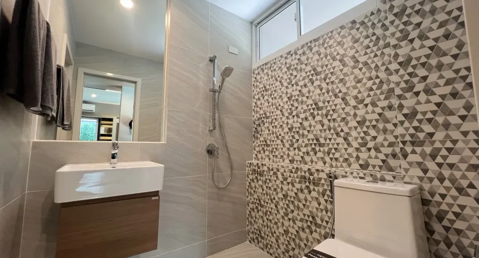 For sale 4 bedrooms house in Bang Phli, Samut Prakan
