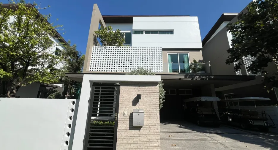 For sale 4 bedrooms house in Bang Phli, Samut Prakan