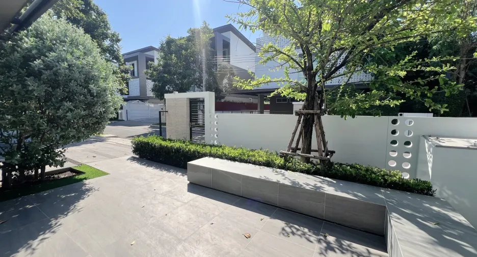 For sale 4 bedrooms house in Bang Phli, Samut Prakan