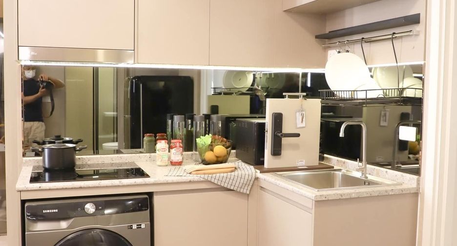 For sale 2 bedrooms condo in Thon Buri, Bangkok