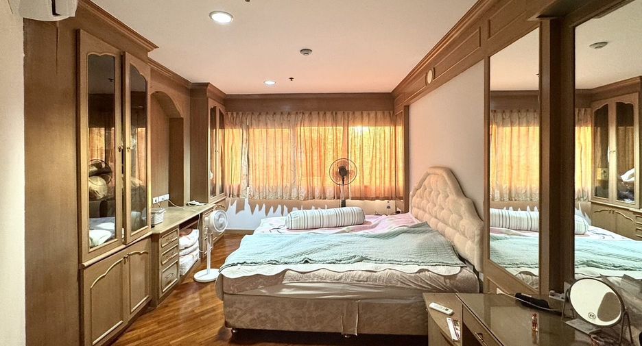 For sale and for rent 2 bedrooms condo in Bang Na, Bangkok