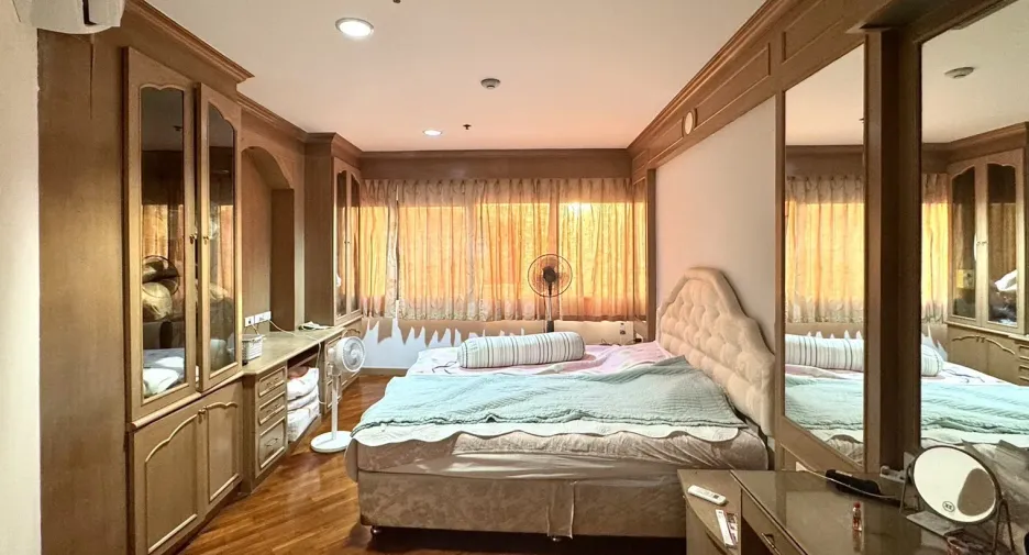 For sale and for rent 2 bedrooms condo in Bang Na, Bangkok
