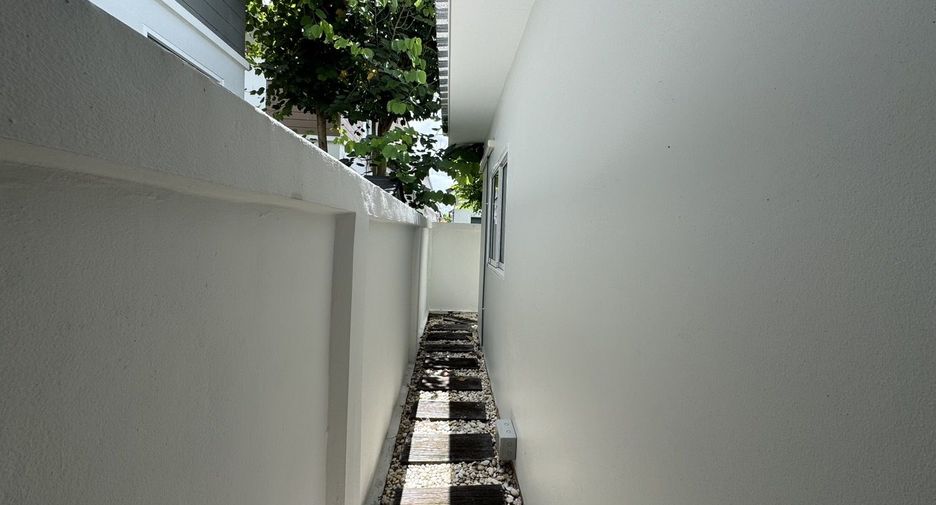 Haus zur Miete mit 4 Zimmer in Mueang Chiang Mai, Chiang Mai