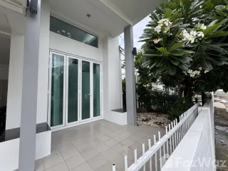 Haus zur Miete mit 4 Zimmer in Mueang Chiang Mai, Chiang Mai