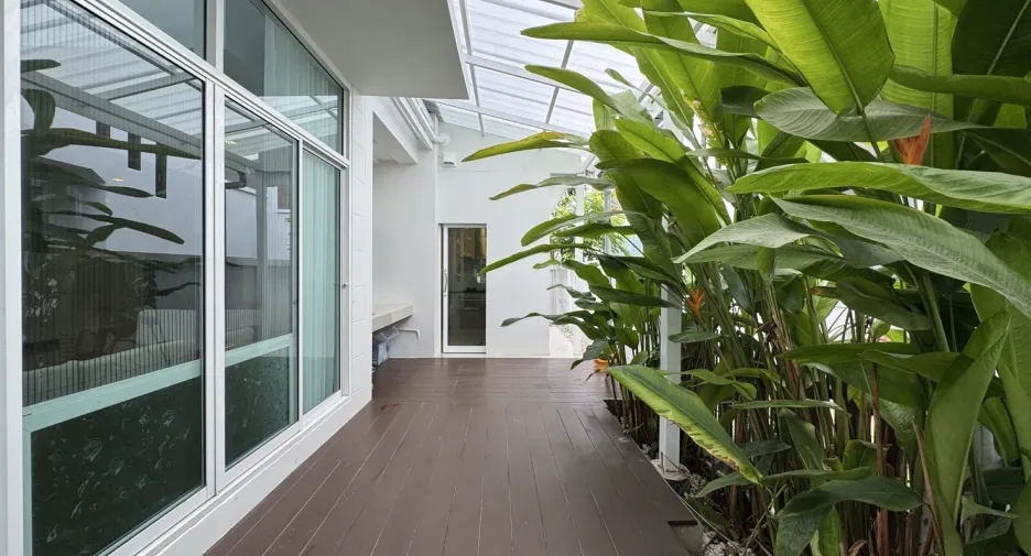 For rent 4 bedrooms house in Mueang Chiang Mai, Chiang Mai
