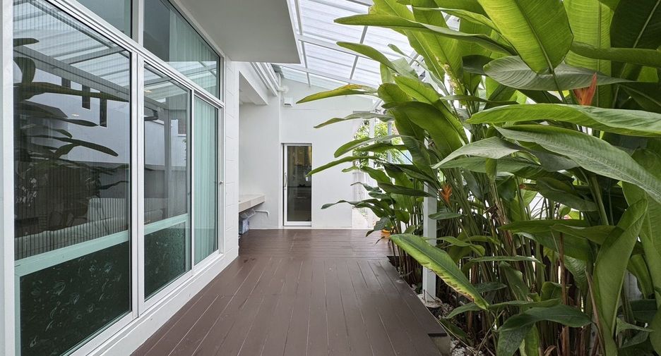 Haus zur Miete mit 4 Zimmer in Mueang Chiang Mai, Chiang Mai