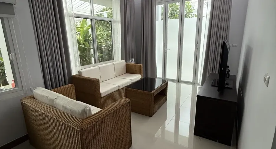 For rent 4 bedrooms house in Mueang Chiang Mai, Chiang Mai