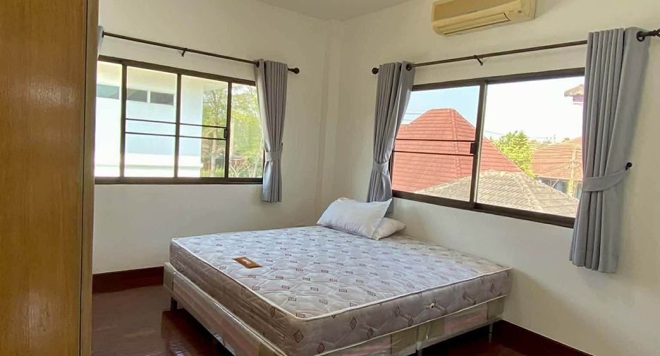 For rent 5 bedrooms house in Mueang Chiang Mai, Chiang Mai