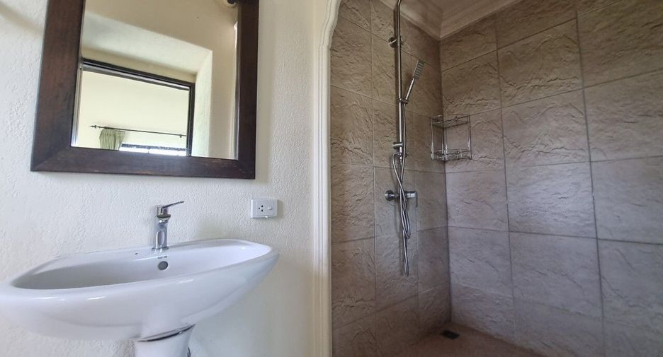 For rent 3 bedrooms apartment in Bang Lamung, Chonburi