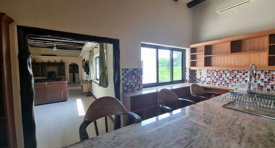 For rent 3 bedrooms apartment in Bang Lamung, Chonburi