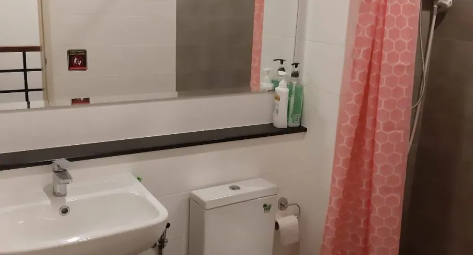 For rent 4 bedrooms townhouse in Mueang Chiang Mai, Chiang Mai