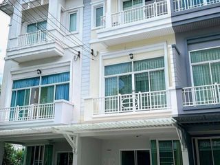 出售 3 卧室 联排别墅 在 Prawet, 曼谷