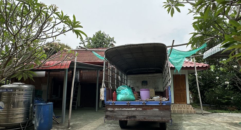 For sale and for rent 6 bedrooms house in San Sai, Chiang Mai