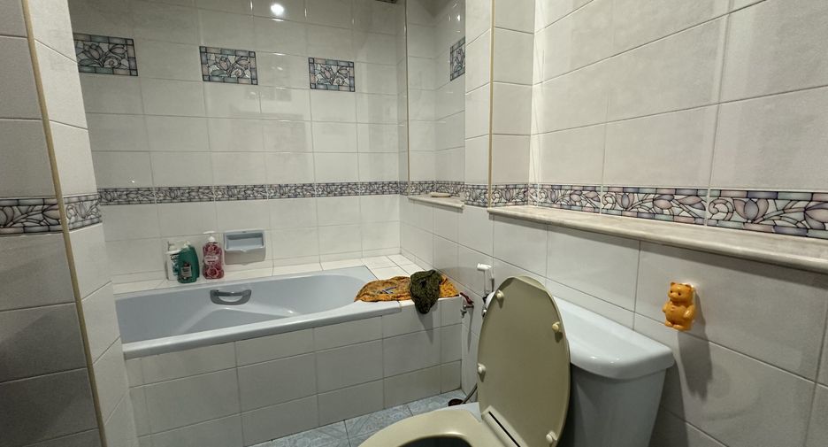 For sale and for rent 6 bedrooms house in San Sai, Chiang Mai