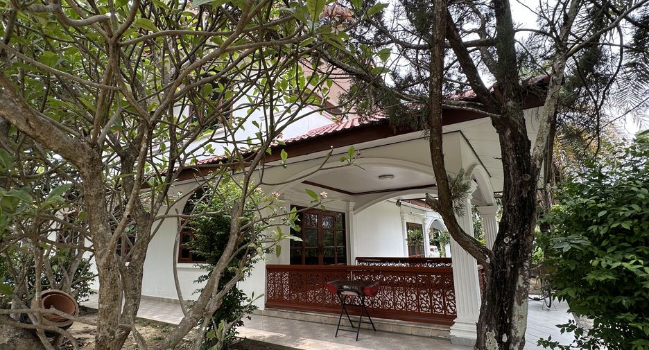 For sale and for rent 6 bedrooms house in San Sai, Chiang Mai