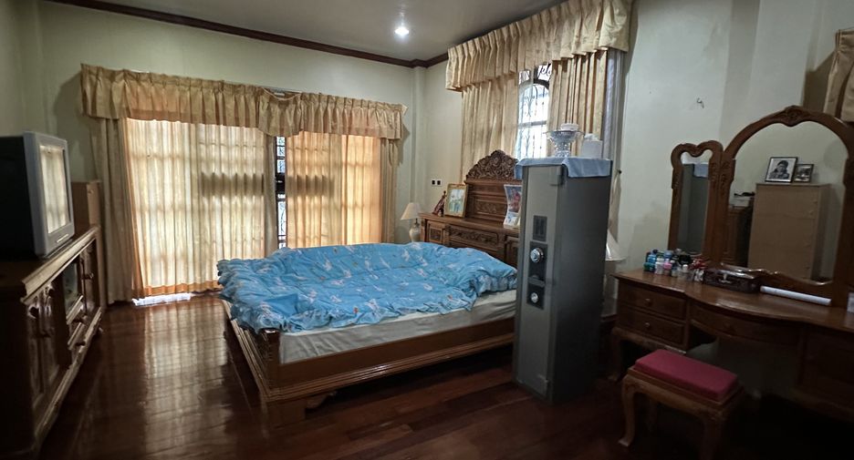 For sale and for rent 6 bedrooms house in San Sai, Chiang Mai